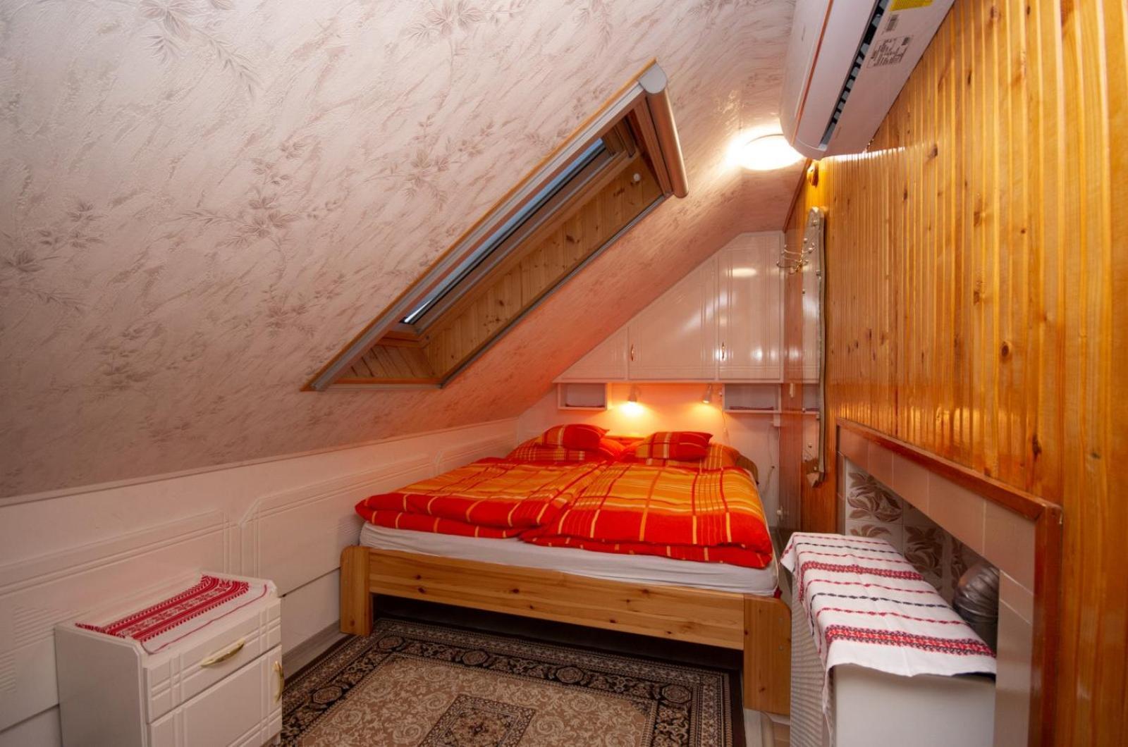 Amália Apartman Gyula Esterno foto