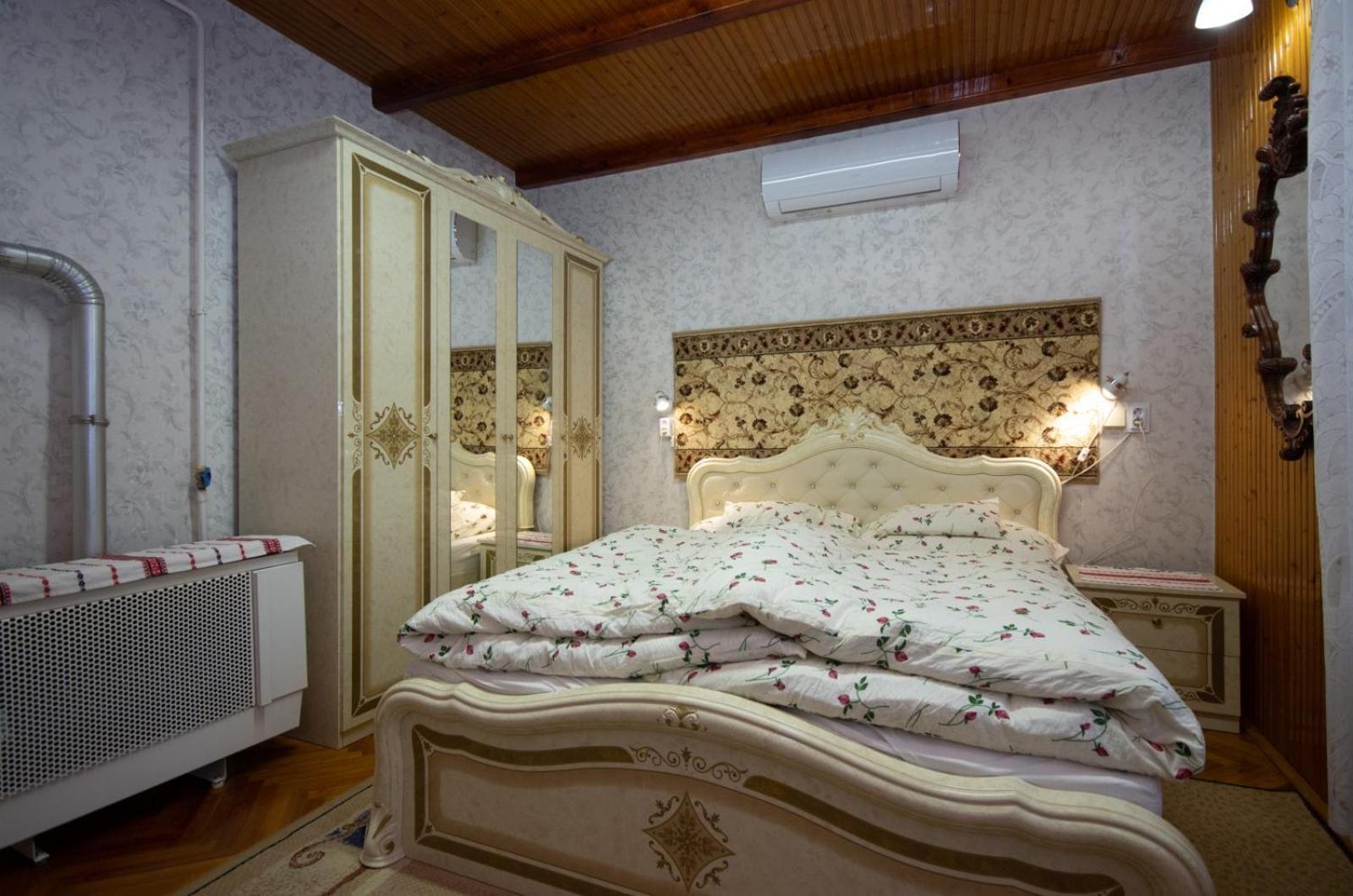 Amália Apartman Gyula Esterno foto