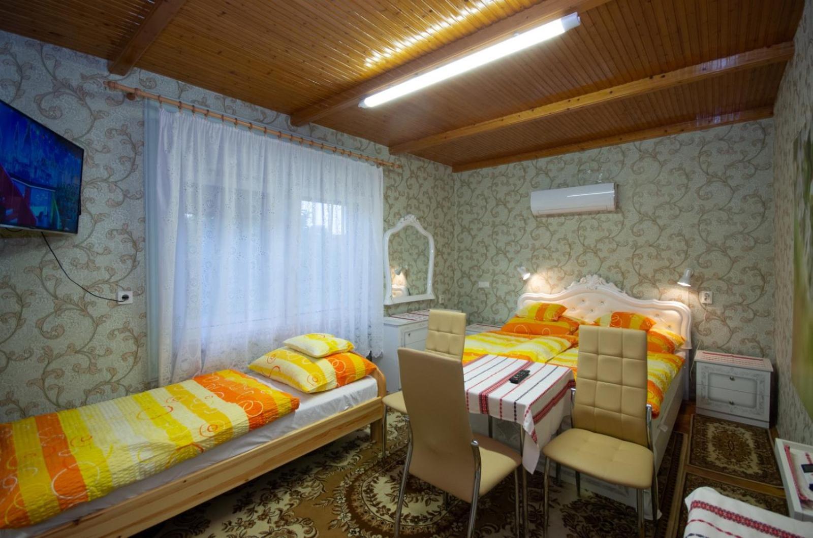 Amália Apartman Gyula Esterno foto