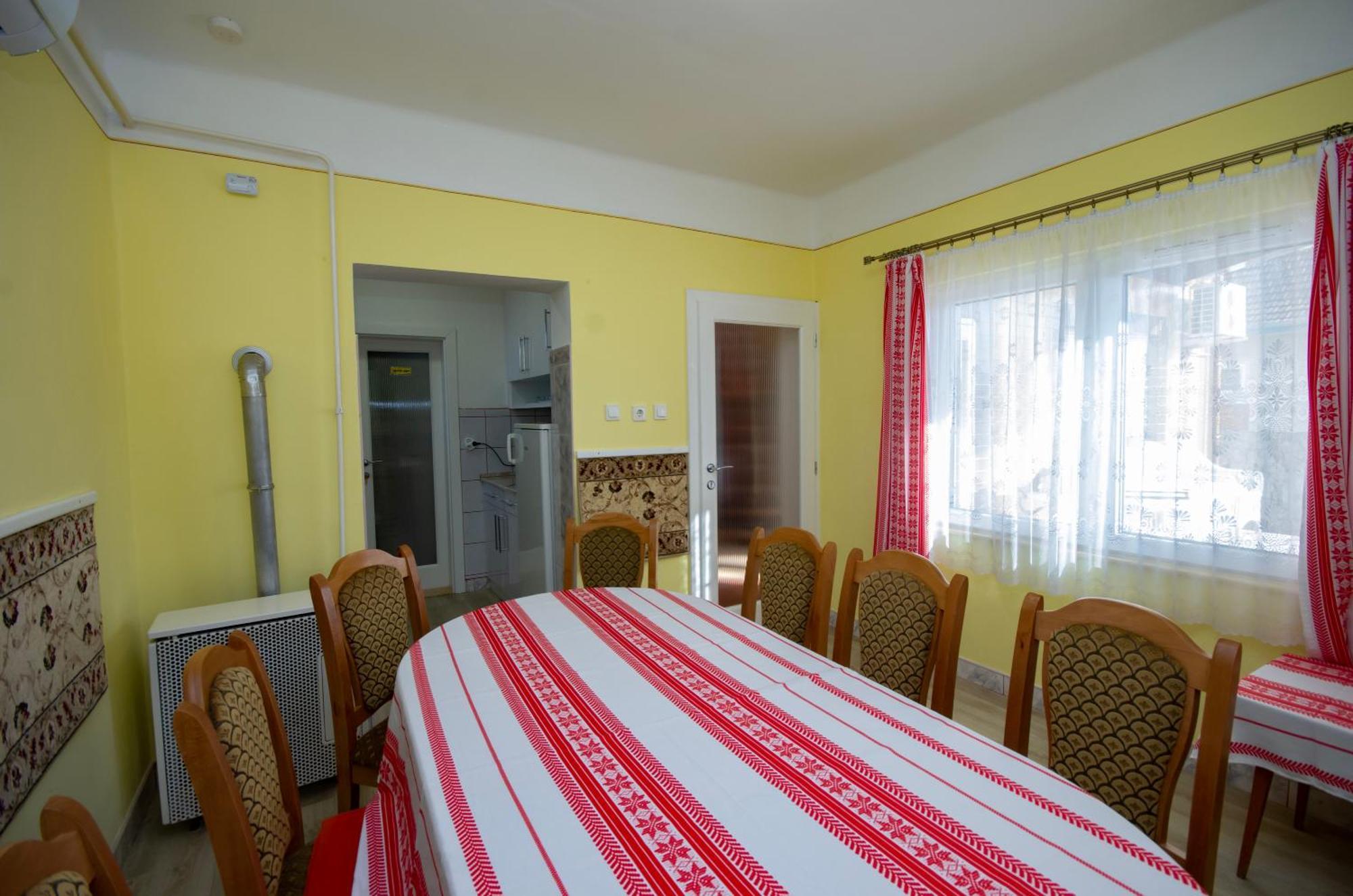 Amália Apartman Gyula Esterno foto